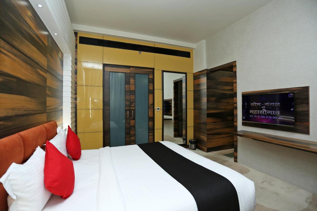 Golden Blossom Imperial Resorts Lakhnau Kültér fotó
